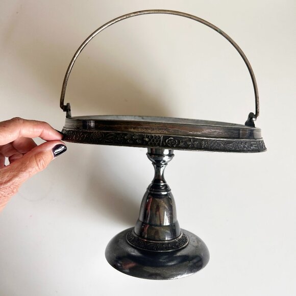 Vintage Pedastal Bride Basket Silver Tray with etching - Picture 1 of 9